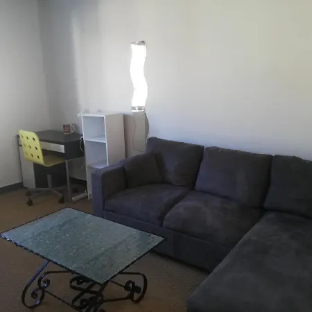 P'tite Maison Atypique Avec Terrasse Hébergement de vacances