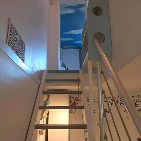 P'tite Maison Atypique Avec Terrasse *